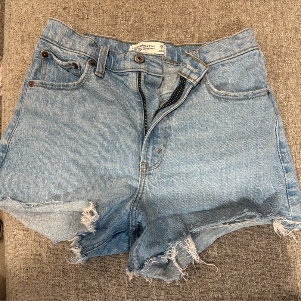 Abercrombie & Fitch The 90s Relaxed Cutoff Short High Rise